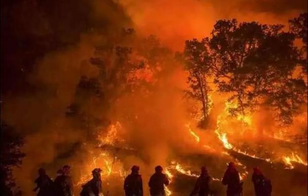 洛杉矶山火肆虐，4000栋建筑化为灰烬！18万居民紧急撤离，你准备好了吗？