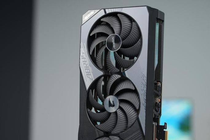 技嘉RTX 5080超级雕：未来游戏画面进化的引领者，你准备好迎接了吗？  第9张