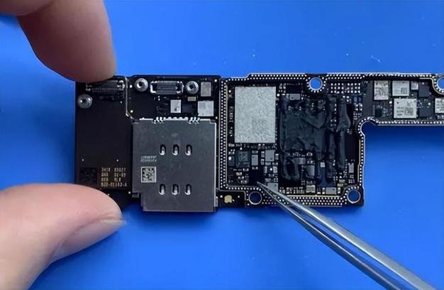 iPhone 17 Air竟薄至5.5mm，实体SIM卡槽真的消失了吗？  第4张