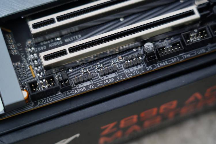 技嘉Z890 AORUS TACHYON ICE主板：极致超频玩家的梦想之选，你准备好了吗？  第5张