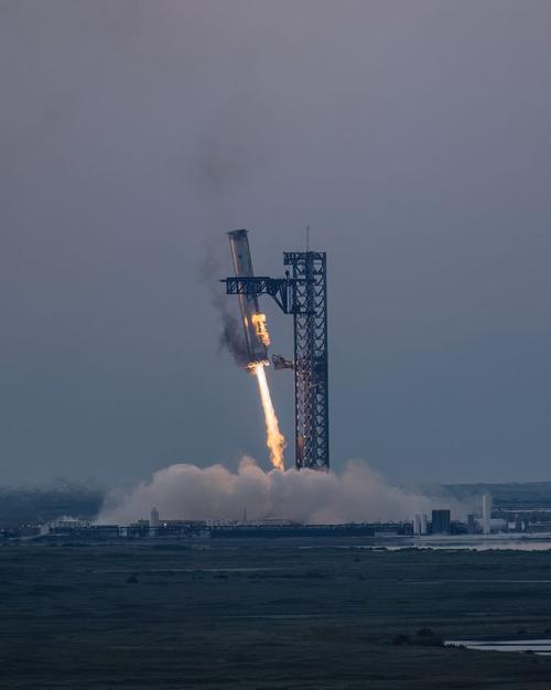 马老师的火箭秀：星舰升空145km高空绽放烟花，人造流星雨震撼上演  第8张