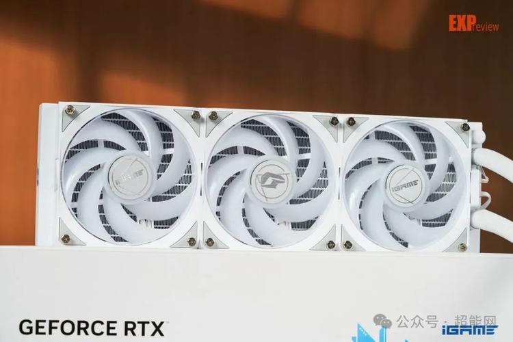 七彩虹iGame RTX 5080 Neptune OC 16GB：水冷显卡的巅峰之作，你敢挑战吗？  第2张