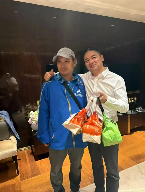 刘强东给外卖小哥 1000 元小费？这背后的故事你知道吗  第2张