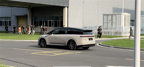 7月下旬理想i8将发布！大空间六座新车亮点多？你期待吗  第9张