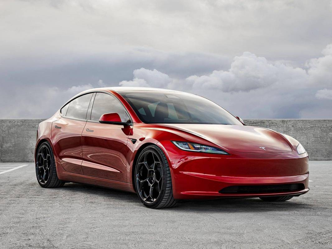 2026年奔驰C级纯电版谍照曝光！能否超越特斯拉Model 3？  第4张