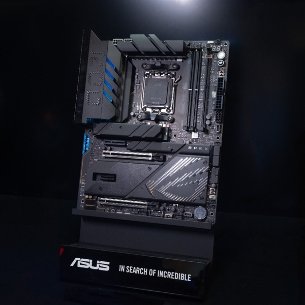 华硕ROG CROSSHAIR X870E APEX主板：AMD平台的超频怪兽，你准备好挑战极限了吗？  第7张