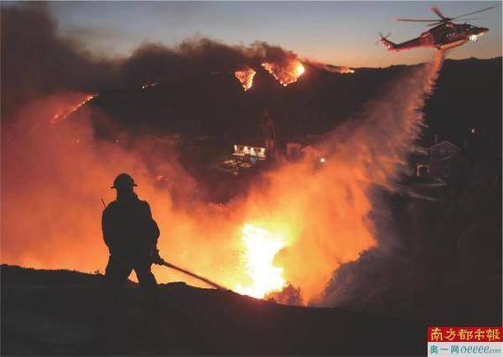 洛杉矶大火肆虐，28人遇难16000栋建筑被毁！下雨真的能救火吗？  第7张